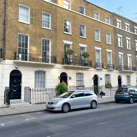 Hyde Park Two Bedroom Suite
